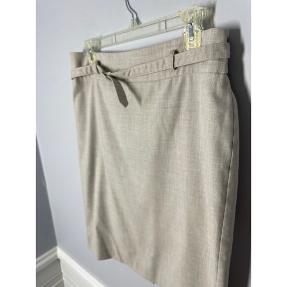 Ann Taylor, Sz 8P, Tan Pencil Skirt, Belted, Textured Woven, Lined, EUC, Petite - Picture 2 of 7